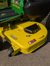 Load image into Gallery viewer, Zero Turn John Deere Z665 60" mowing deck
