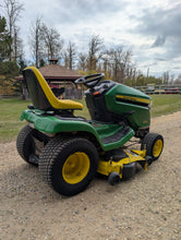 Load image into Gallery viewer, John Deere 2015 lawn tractor ONLY 291HRS

