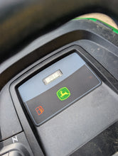 Load image into Gallery viewer, John Deere 2015 lawn tractor ONLY 291HRS
