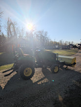 Load image into Gallery viewer, John Deere 1023E Compact Tractor !ONLY 210HRS!
