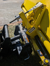 Load image into Gallery viewer, John Deere quick hitch 60" broom !NEW! Brushes
