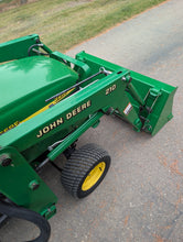 Load image into Gallery viewer, PRICE DROP: Compact Tractor John Deere 2210 with Loader
