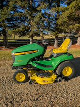 Load image into Gallery viewer, John Deere X320 lawn tractor
