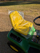 Load image into Gallery viewer, John Deere X320 lawn tractor
