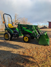 Load image into Gallery viewer, John Deere Compact Tractor 2210 !ONLY 580HRS!
