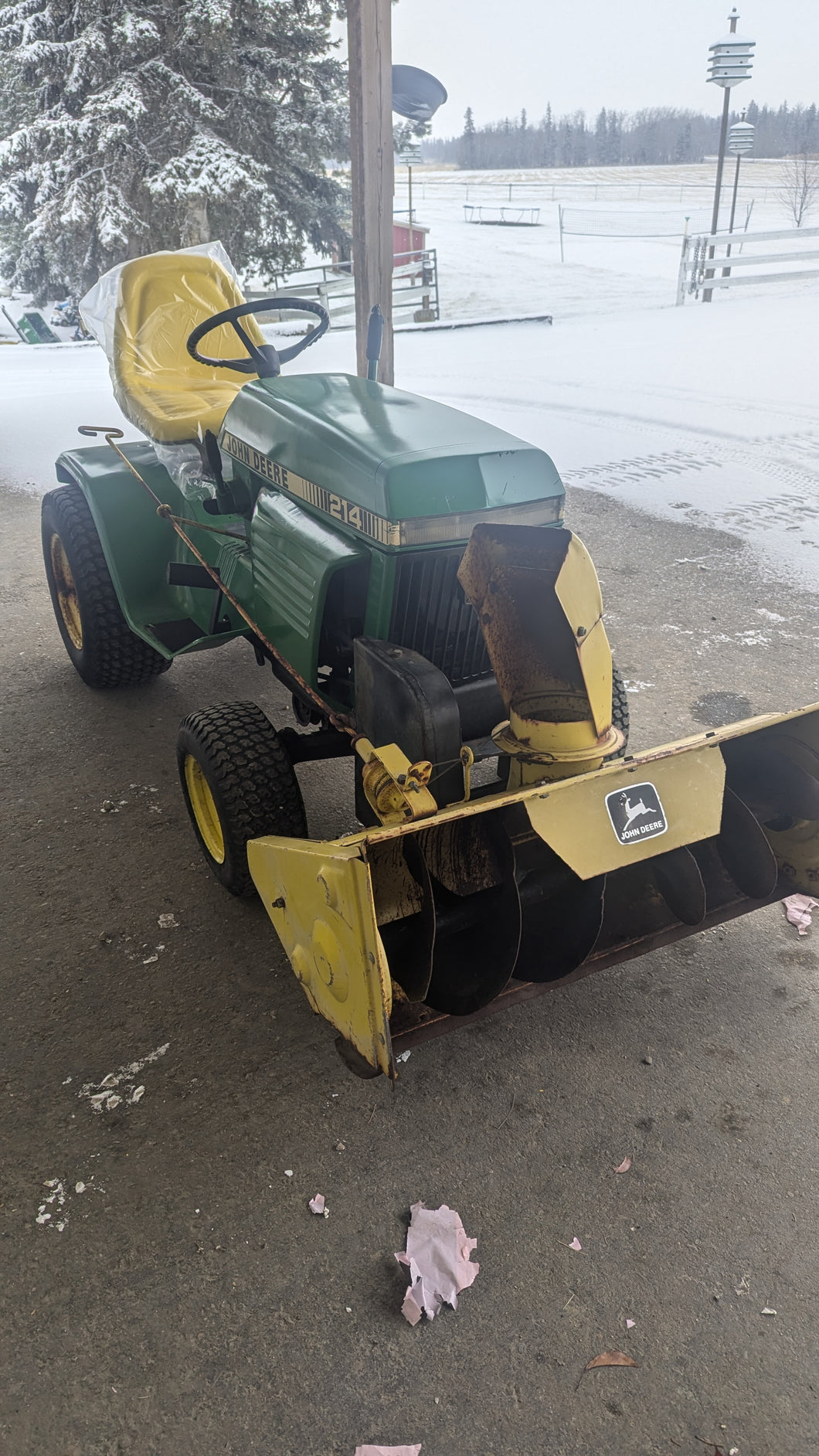 John Deere 214 , tractor snowblower