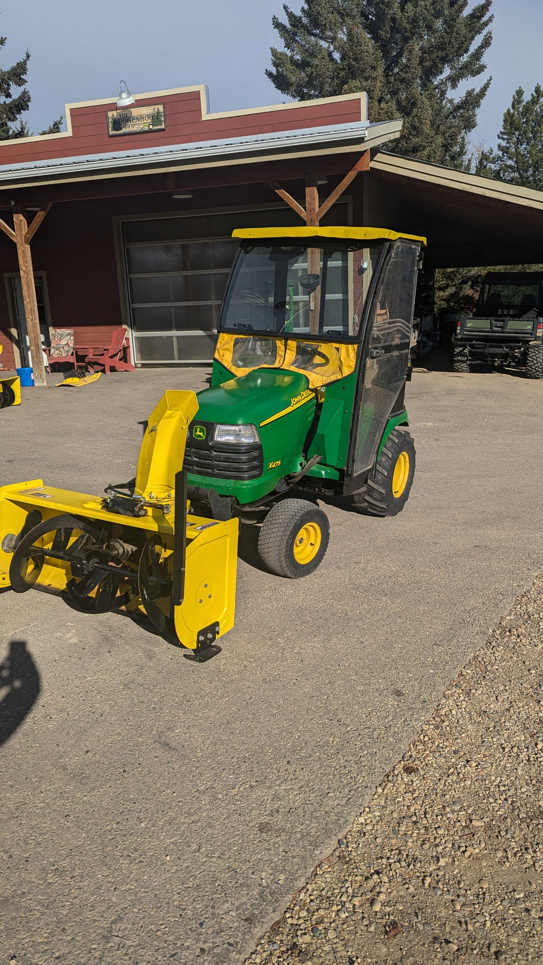 John Deere X475 tractor heated cab snowblower