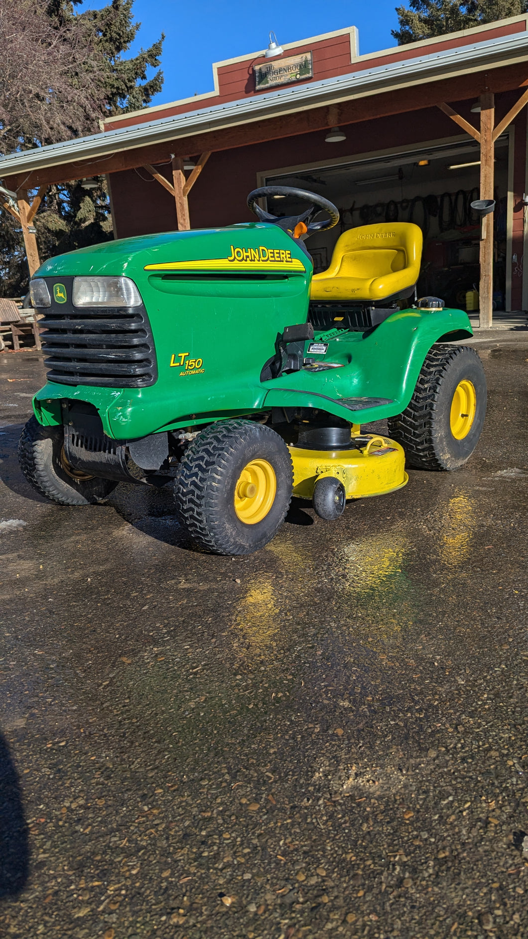 john Deere LT150 lawnmower