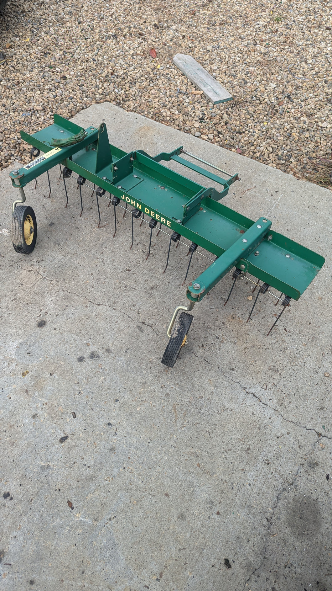 John Deere rake 345