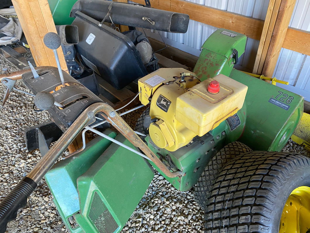 John Deere hand snowblower 726